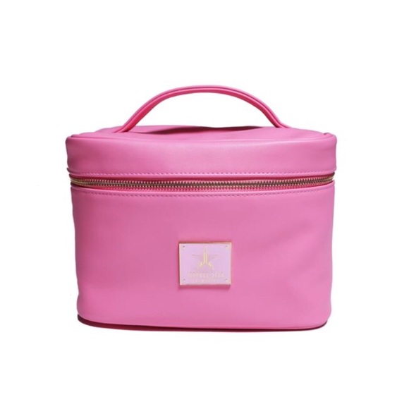Jeffree Star Handbags - Jeffree Star baby pink make up bag Jeffree Star Handbags - Jeffree Star baby pink make up bag